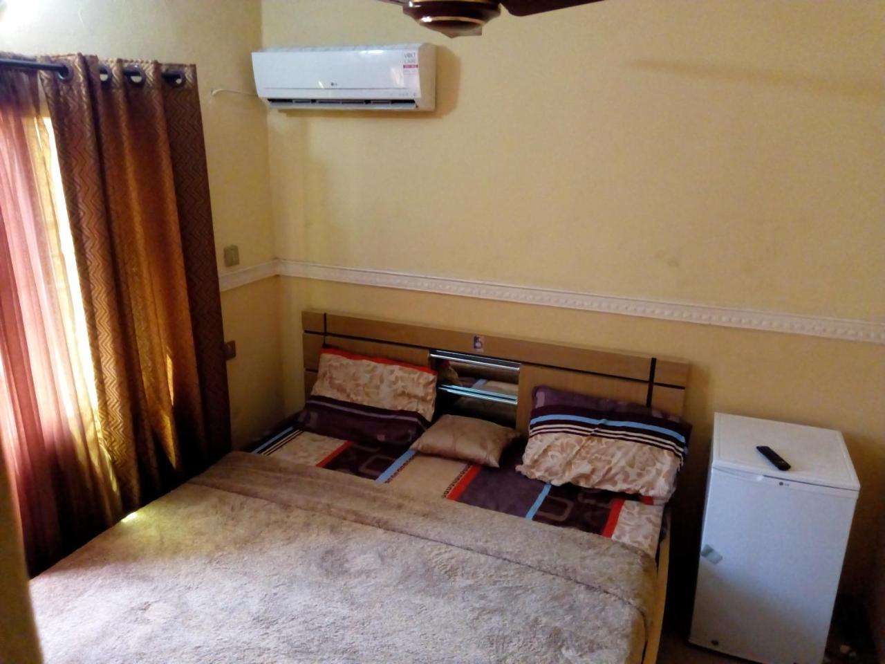 Gen-Preston Hotel And Suites Papalanto Dış mekan fotoğraf