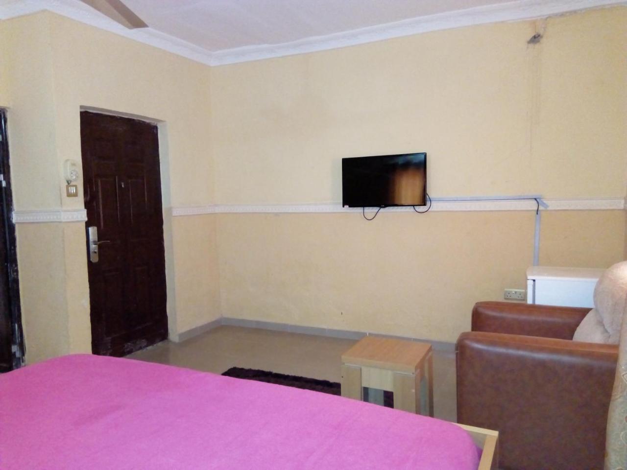 Gen-Preston Hotel And Suites Papalanto Dış mekan fotoğraf